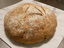 3種類の穀物を使用した伝統的なフランスパン